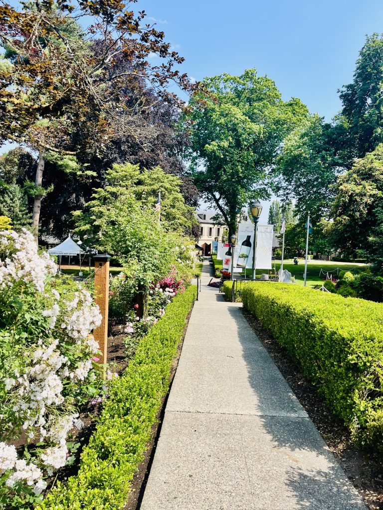 Reading Outdoors: 4 Gardens to Experience Around the World
